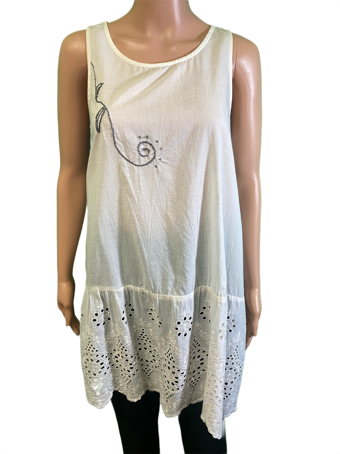 * Embroidered Branch w/ Wide Eyelet Hem - Paper Lace Top