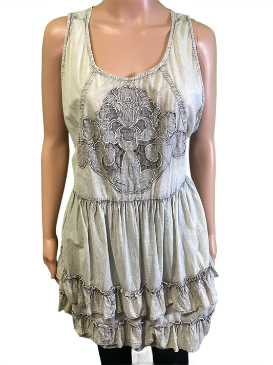 * Cutwork Patch w/ Ruffles - Paper Lace Top